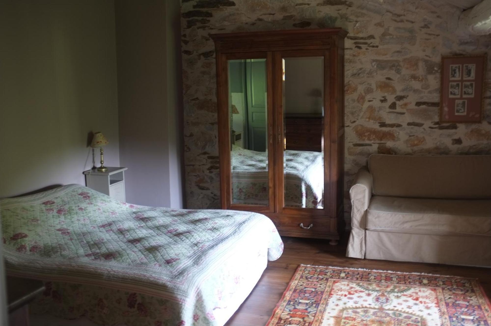 Nabat Le Haut, Chambre Et Table D'Hotes Courniou Экстерьер фото