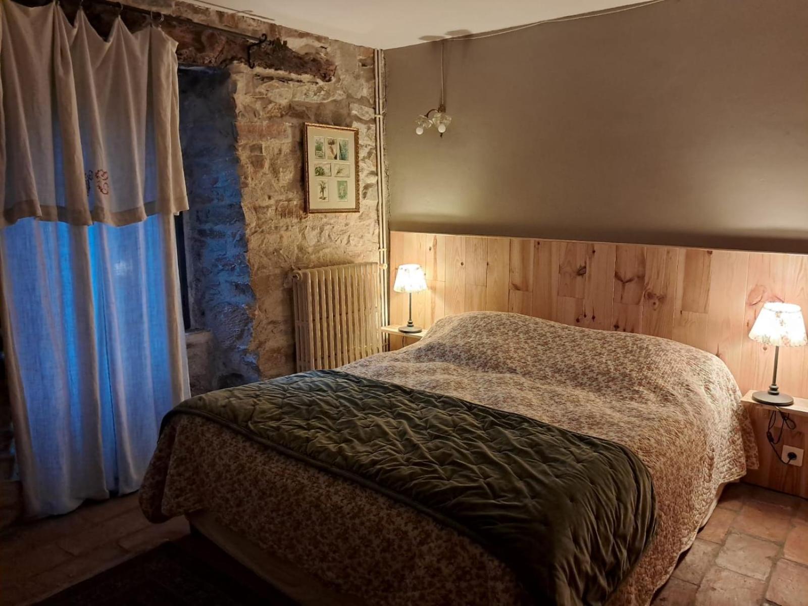 Nabat Le Haut, Chambre Et Table D'Hotes Courniou Экстерьер фото