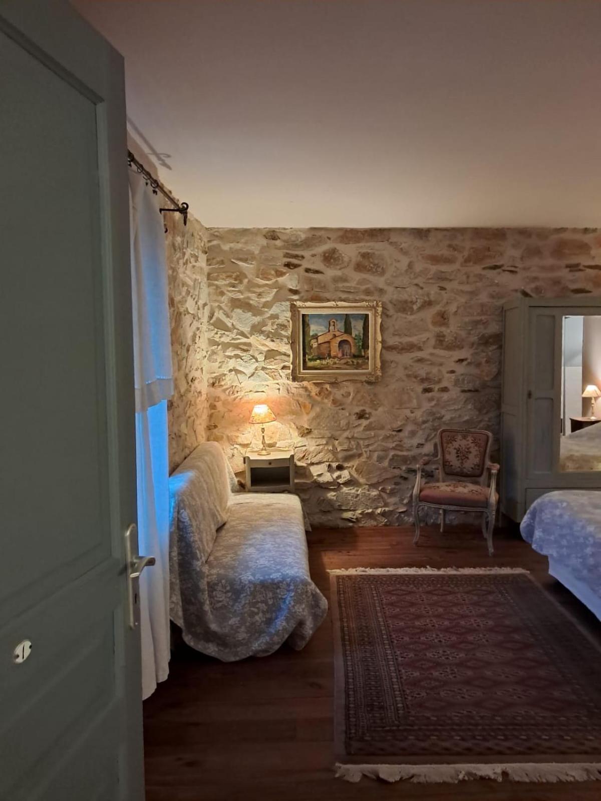 Nabat Le Haut, Chambre Et Table D'Hotes Courniou Экстерьер фото