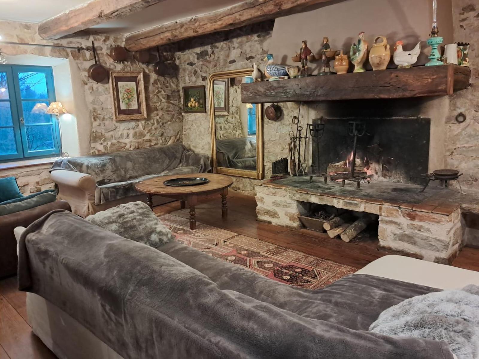 Nabat Le Haut, Chambre Et Table D'Hotes Courniou Экстерьер фото