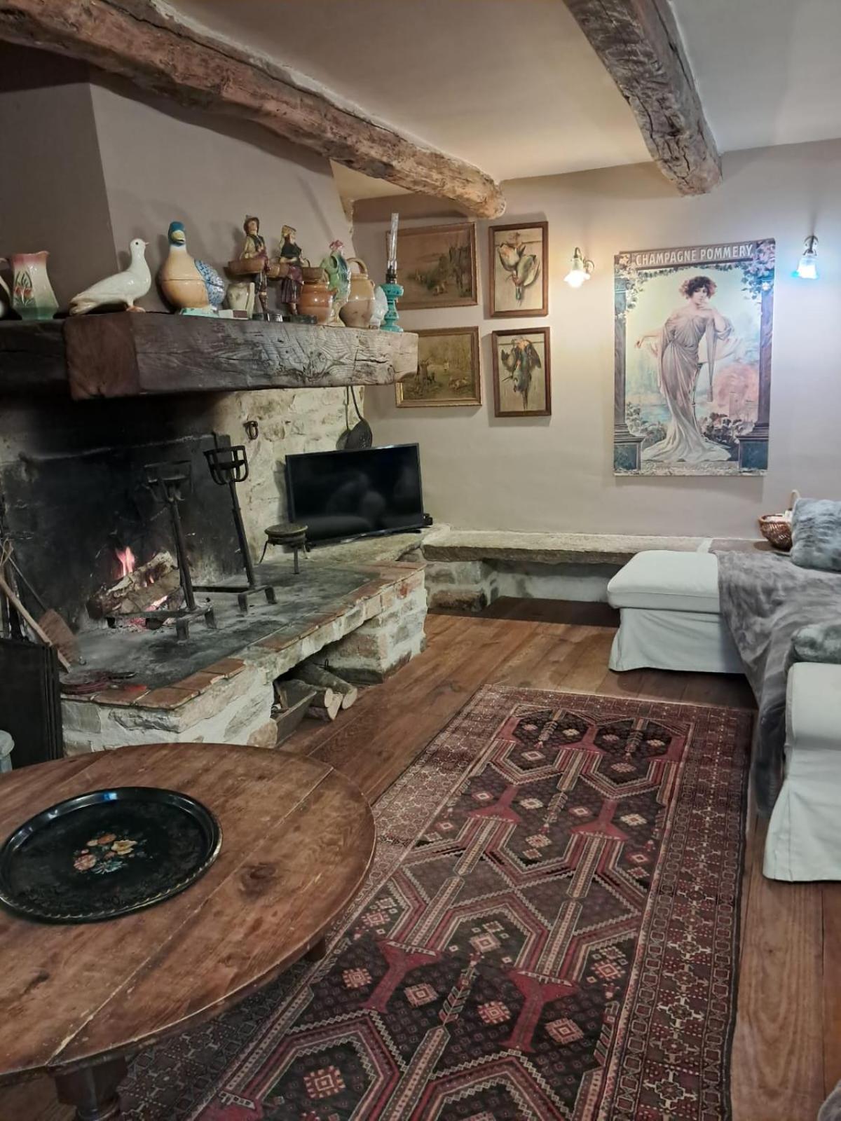 Nabat Le Haut, Chambre Et Table D'Hotes Courniou Экстерьер фото